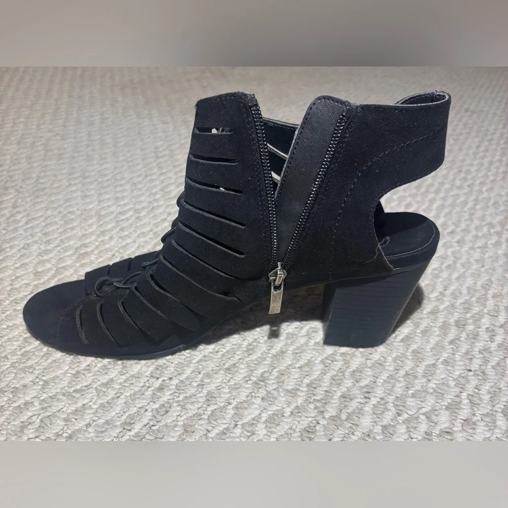 Madeline Black Women's Sandals suede Size 10M Day and Night
